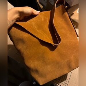 Madewell bucket bag ( like new/ worn once )